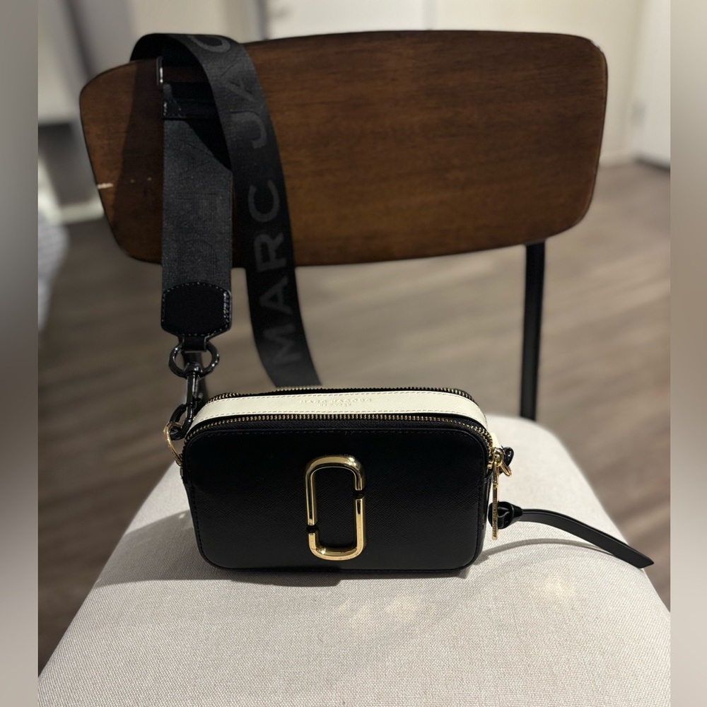 Marc Jacobs Snapshot Crossbody Bag